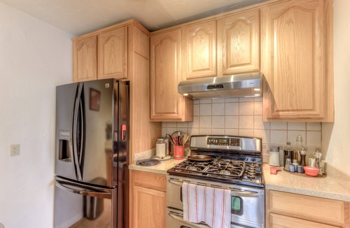 Blenman-Elm House | Tohono O'odham House: historic adobe close to UAZ with fire pit and more!