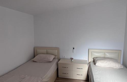 Velipoje Apartment | Top Floor Apartment