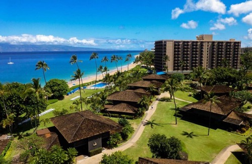 Kaanapali Hotel | Tower Partial Ocean View King at Royal Lahaina Resort