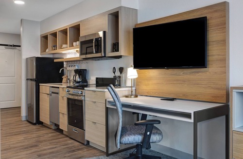 Glendale Sports and Entertainment District Hotel | TownePlace Suites by Marriott Phoenix Glendale Sports & Entertainment District