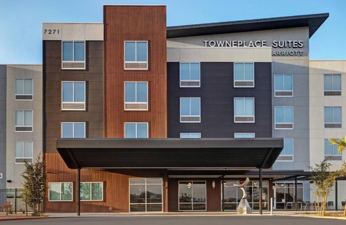Glendale Sports and Entertainment District Hotel | TownePlace Suites by Marriott Phoenix Glendale Sports & Entertainment District
