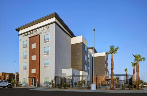 Glendale Sports and Entertainment District Hotel | TownePlace Suites by Marriott Phoenix Glendale Sports & Entertainment District
