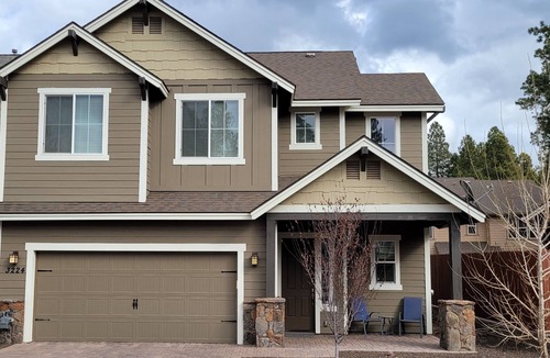 Flagstaff House | Townhome in the Pines-Quiet Cul-de-sac-A/C-W&D-Fireplace-Close to NAU & Trails