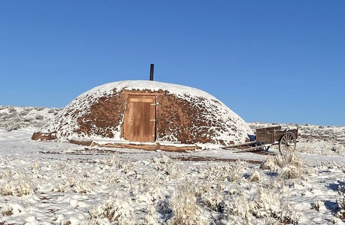 Page RV Rental | Traditional Navajo Hut Rental for a Secluded Vacation near Page, Arizona