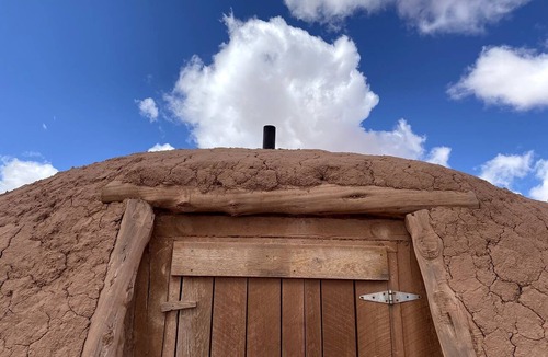 Page RV Rental | Traditional Navajo Hut Rental for a Secluded Vacation near Page, Arizona