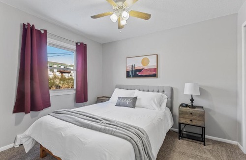 Spring Lake Park Apartment | Tranquil 2BR Apt NE Mpls - 8073 Apt 2