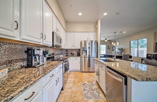 North Scottsdale House | Tranquil retreat, pool, billiards, putting green