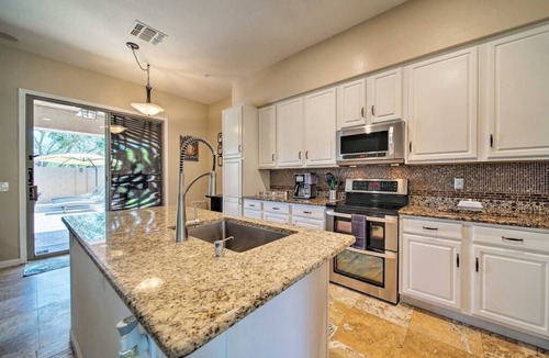 North Scottsdale House | Tranquil retreat, pool, billiards, putting green