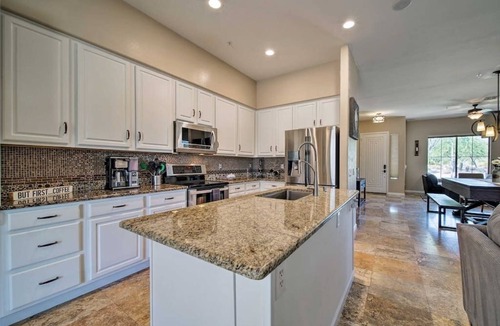 North Scottsdale House | Tranquil retreat, pool, billiards, putting green