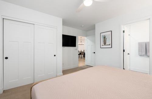 Paradise Valley Village Villa | Travelers Dream OasisJumpmanPicklballGolfBocce