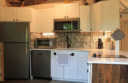 Big Canoe Ski Chalet | Treetop Tranquility in Big Canoe ELECTRIC VEHICLE CHARGING STATION 50 Amp