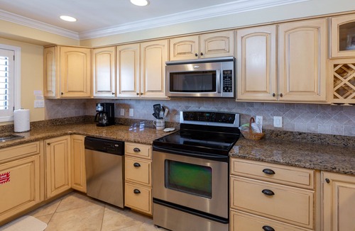 Holiday Isle Condo | Tropical Oasis and private beach on the exclusive Holiday Isle in Destin, FL