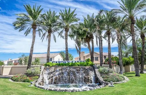 Garden Lakes House | Tropical Paradise in Garden Lakes!