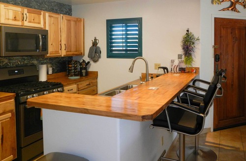 Starr Pass House | Tucson Home w/BBQ & Patio, 5 Mi to ‘A’ Mountain!