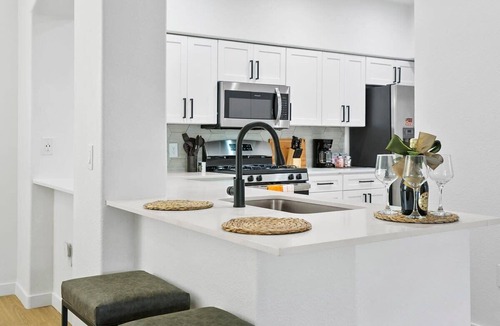 Glendale Sports and Entertainment District Apartment | TWO CozySuites Glendale by the stadium with pool! 4 & 18