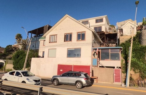 Concon House | Two double rooms with private bathrooms in front of the beach