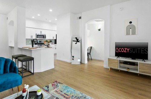 Glendale Sports and Entertainment District Apartment | TWO Glendale CozySuites with Pool & Jacuzzi 02&09