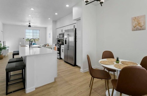 Glendale Sports and Entertainment District Apartment | TWO Glendale CozySuites with Pool & Jacuzzi 02&09