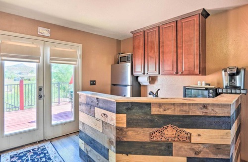 Desert View Apartment | Unwind Poolside! Dreamy Desert Oasis in Phoenix