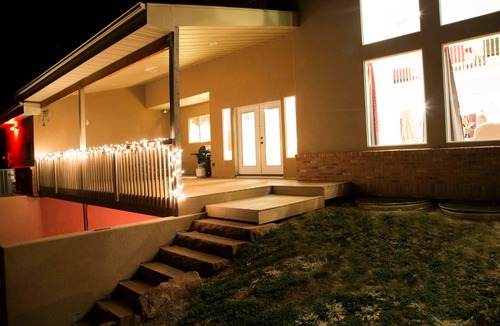 Kanab House | Up to 10 Guests in Kanab's 2nd Largest Home! 6 Bedrooms 6.5 Baths, Country, View