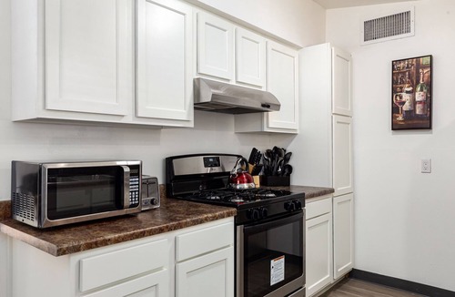 Midtown House | Update 2 BR Townhome in Tucson | Laundry