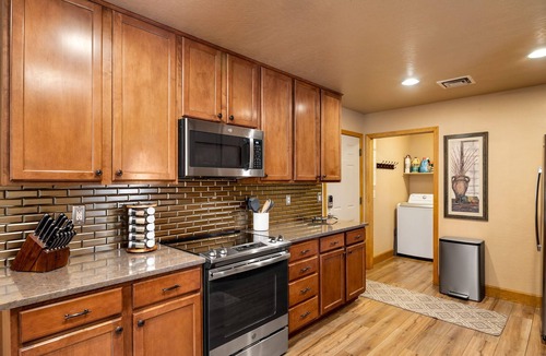 Pinetop Cabin | Updated 5 bedroom home in gated community of Pinetop Crossings! Pet Friendly!