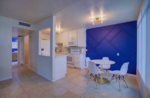 Camelback East Apartment | Uptown 1 bedroom with pool