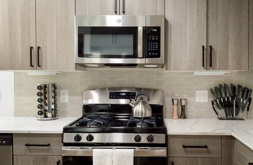 Kierland Apartment | Urban Cosmopolitan Suite | Upgraded | ShoppingDist