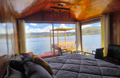 Puno House | Uros Quechua`s Lodge Titicaca