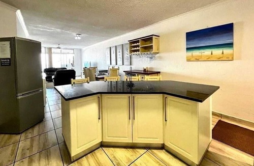 Margate Apartment | Uvongo Holiday's