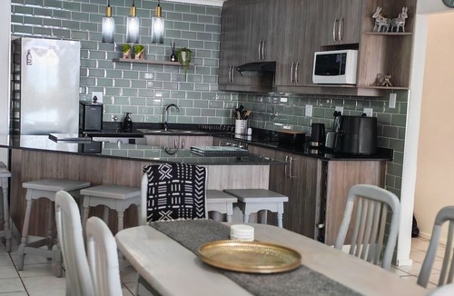 Margate Apartment | Uvongo Holiday's