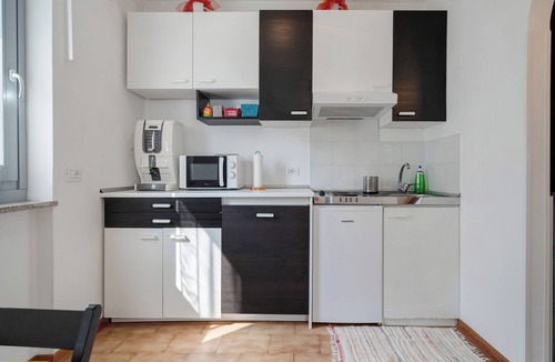 Dorsino Apartment | Vacation Apartment Ciclamino Standard Vittoria with Mountain View, Wi-Fi & Garden