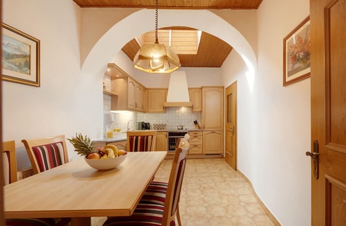 Caldaro Sulla Strada del Vino Apartment | Vacation apartment in the heart of Kaltern with a terrace to fall in love with