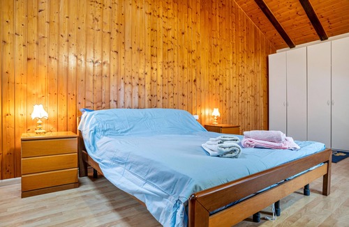 Pergine Valsugana House | Vacation Home "Chalet Bella Vita Pergine Valsugana" with Mountain View, Shared Terrace & Wi-Fi