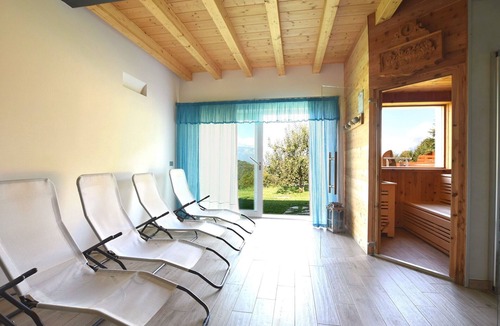 Trichiana House | Vacation Home in Pranòtz with 8 bedrooms sleeps 16