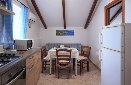 Erchie House | Vacation House Gialu