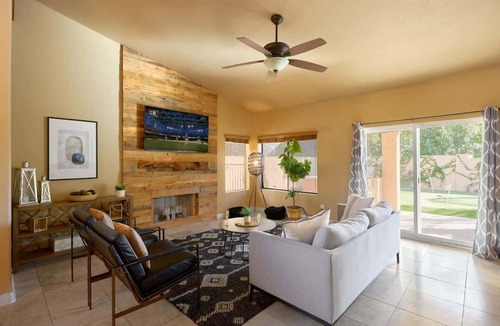 Paradise Park Vista House | Valletta-Sparkling Pool-Game Room-Putting Green