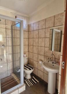 Emadlangeni House | Vegkop Gaste Huis - B&B