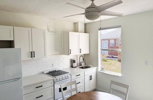 Golden Beach Apartment | Venice Villas 1BR – King & Lanai Sleeps 4