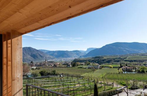 Berg/Monte House | Villa Montis Exclusive Holiday Apartments in Eppan with Spectacular Views of Dolomites and Bolzano Area