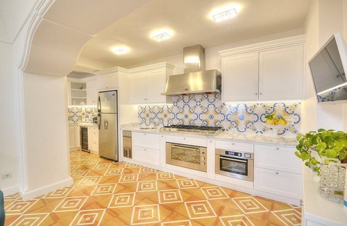 Praiano Villa | Villa Atena: A charming two-story villa which faces the sun and the sea, with Free WI-FI.
