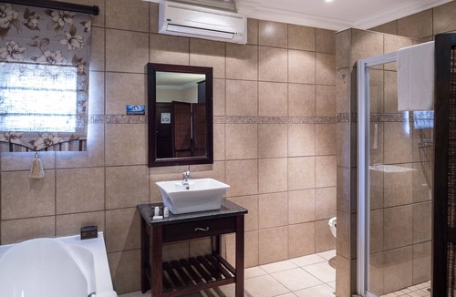 Brandwag Hotel | Villa Bali Luxury Guest House