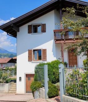 Cares House | Villa Cares - Pension mit Tischtennis