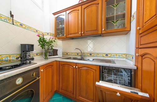 Positano City Centre Apartment | Villa Costanzo - Beach Front - Air Conditioned and Free Wi- Fi