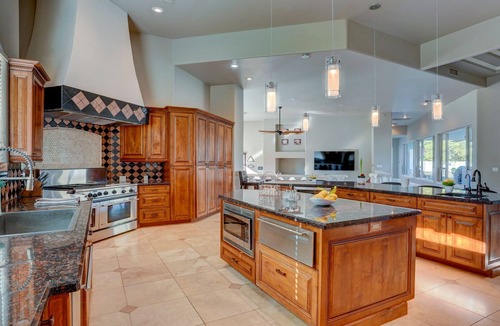 Sandahl House | Villa del Sol: Heated Pool, B-Ball & Guest House