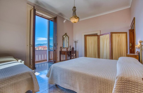 Angri Apartment | Villa Desiderio Baronessa Apartment vista Vesuvio Pompei