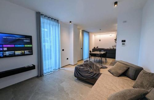 Riva del Garda Apartment | Villa Sembenini Suite with Balcony or terrace