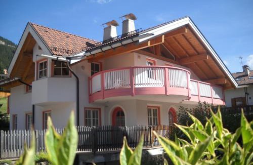 San Giovanni di Fassa Apartment | Villetta Enrosadira