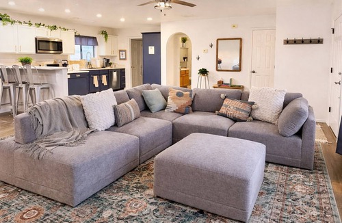 Sonoita House | Vino & Vibes - 3BR - Peaceful Hot Tub + Beautiful Views + Game Room + PETS OK