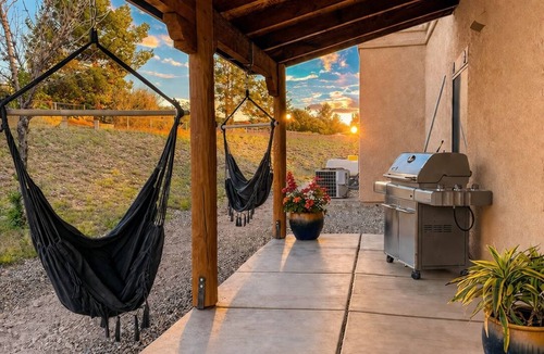 Sonoita House | Vino & Vibes - 3BR - Peaceful Hot Tub + Beautiful Views + Game Room + PETS OK